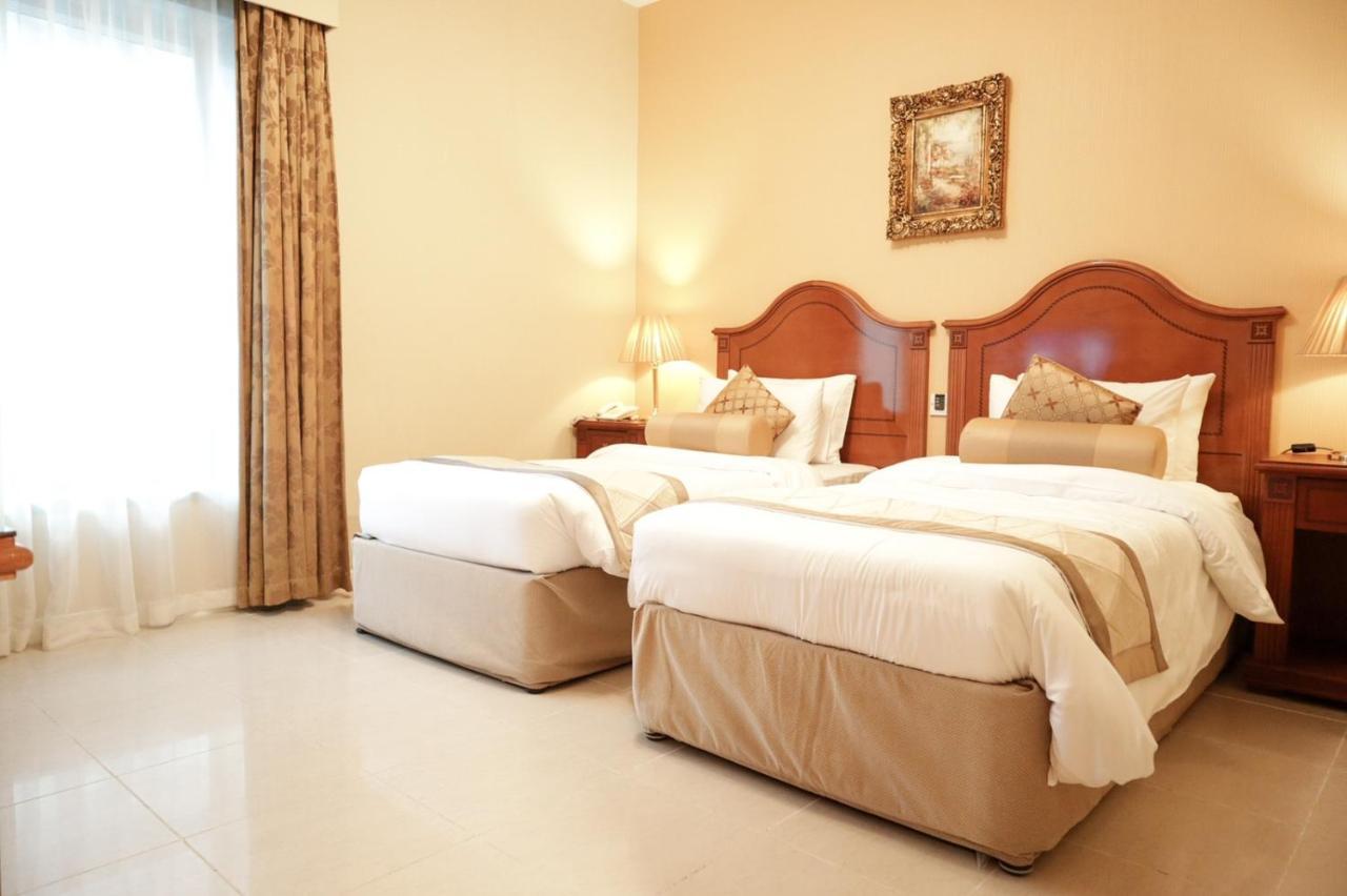Royal Concorde Hotel & Suite Dubai Exterior photo
